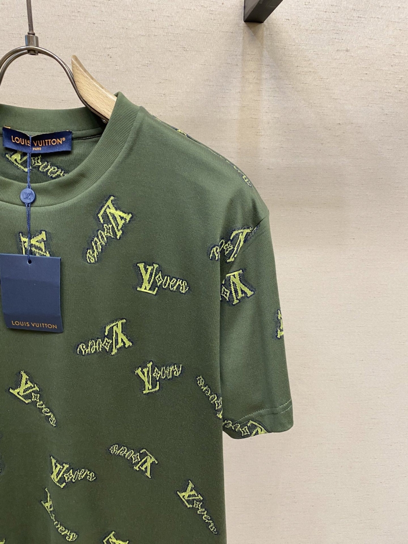 l0vis Vvtt0n shirt